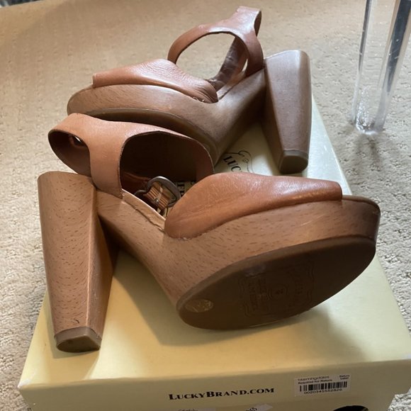Lucky Brand Tan Heels - Picture 3 of 4